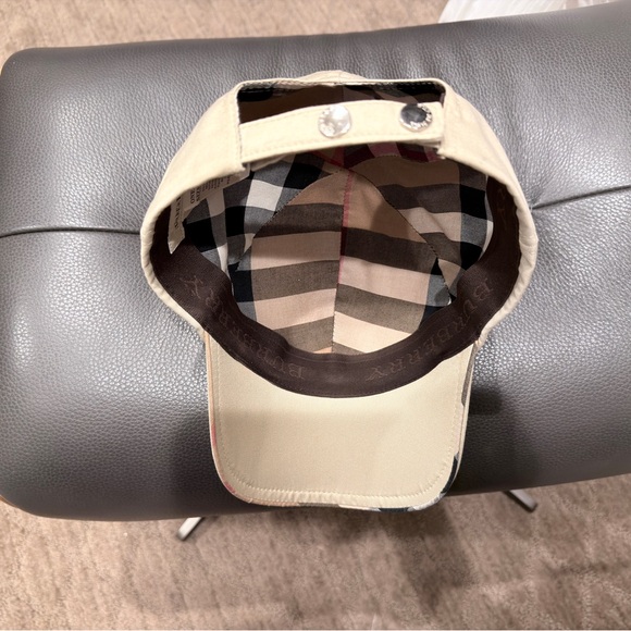 Burberry Check Pattern Cap - Picture 3 of 6